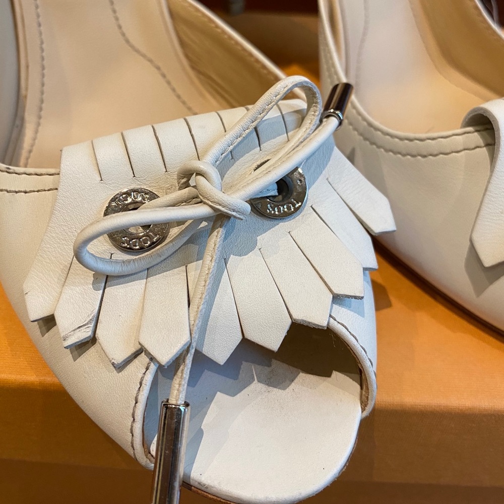 TODS Ivory/ beige 2 Tone Open Toe Heel w/ box 39 - Picture 3 of 10